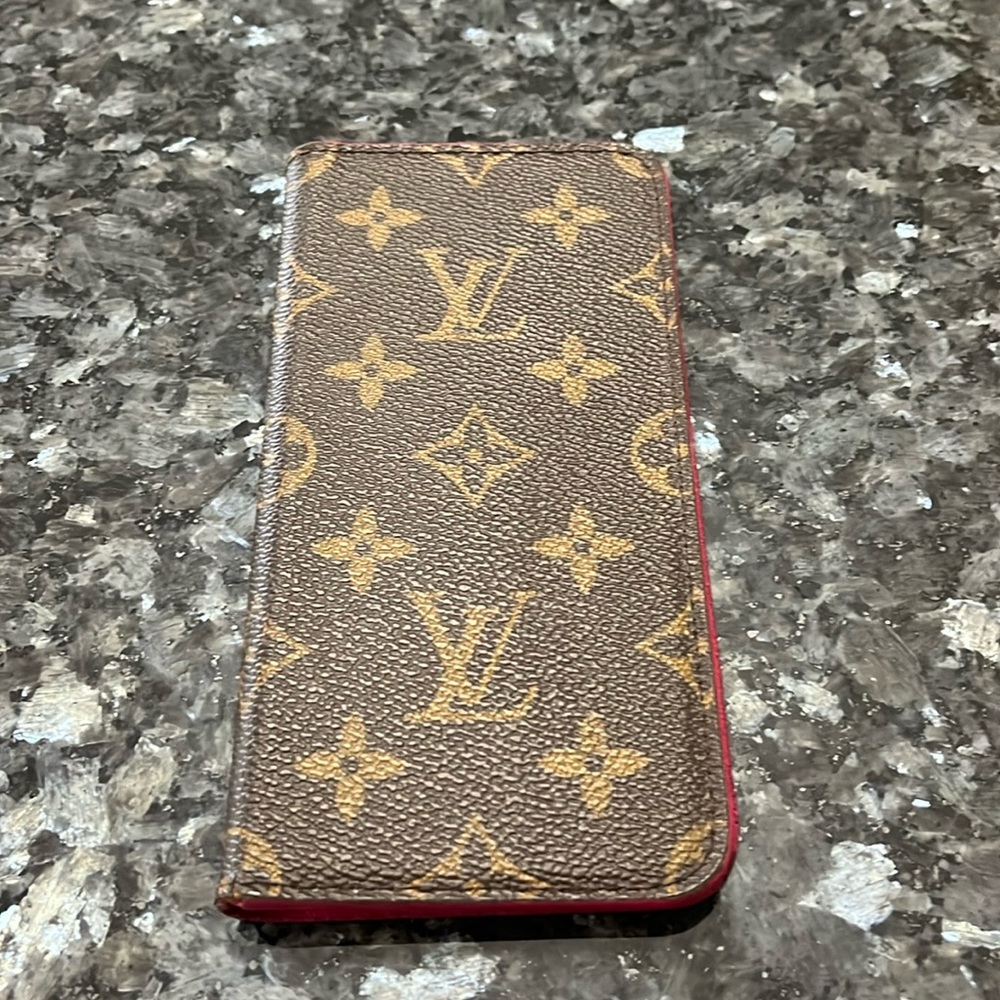 Phone case hot pink interior